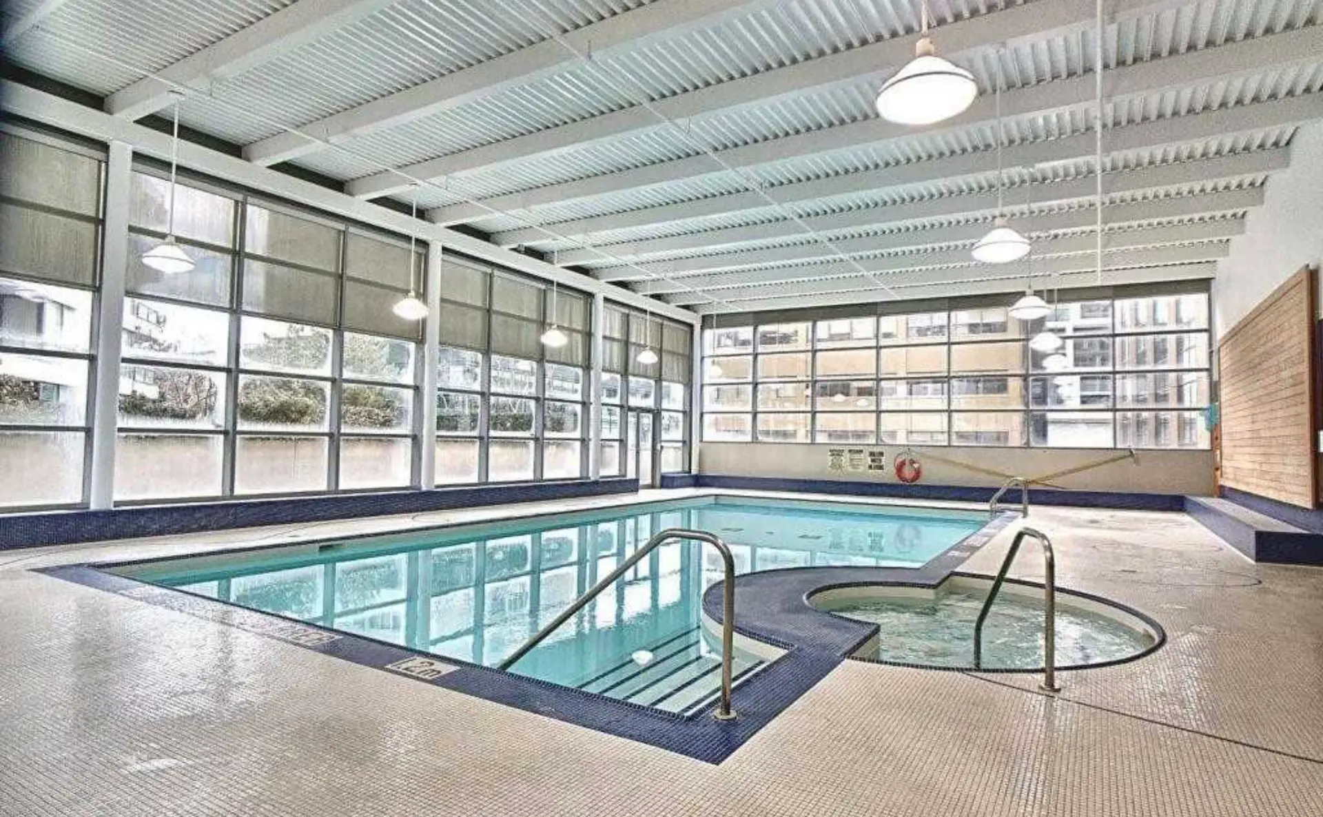 Lovely 1-Bedroom Condo with Pool & Sauna