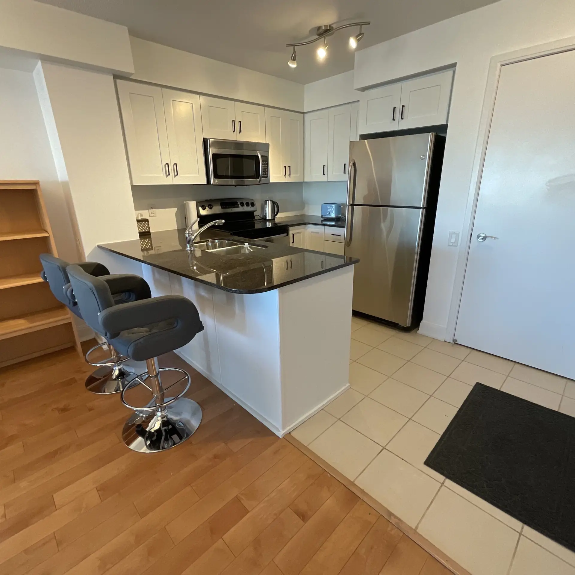 Lovely 1-Bedroom Condo with Pool & Sauna