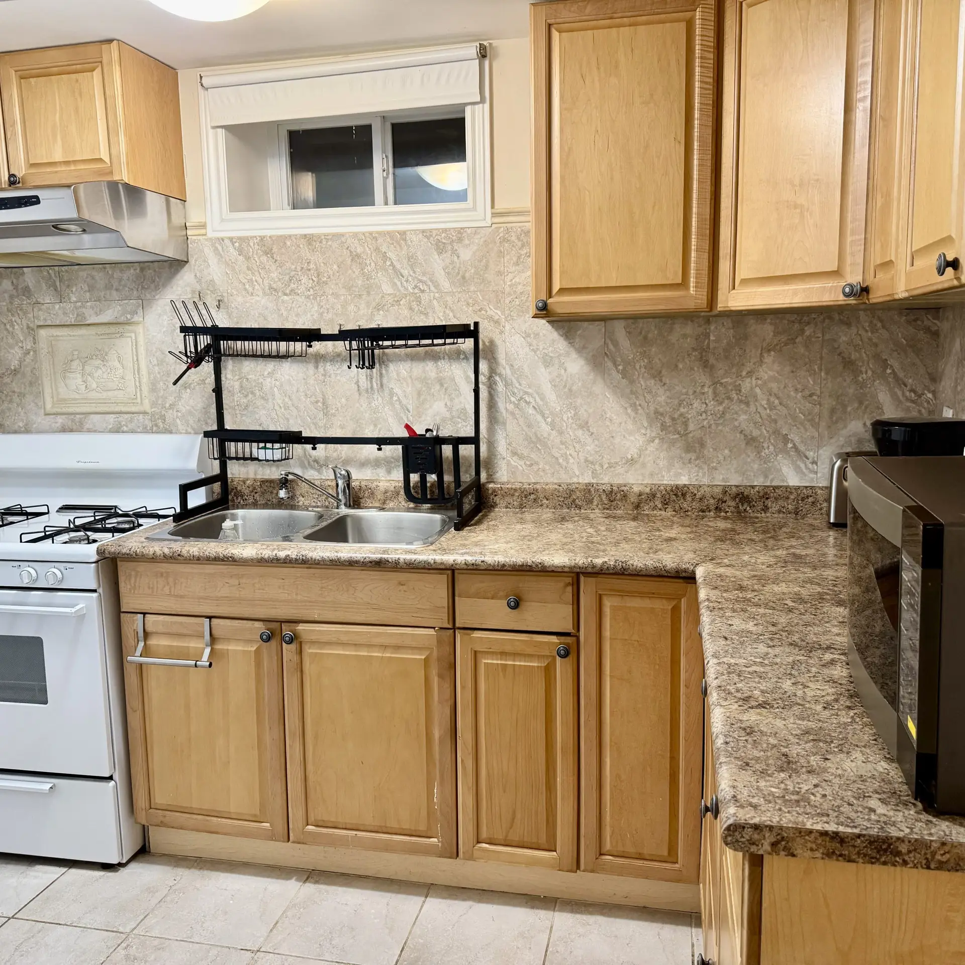 Stylish 1-Bedroom Basement Apartment in Prime Willowdale East Location