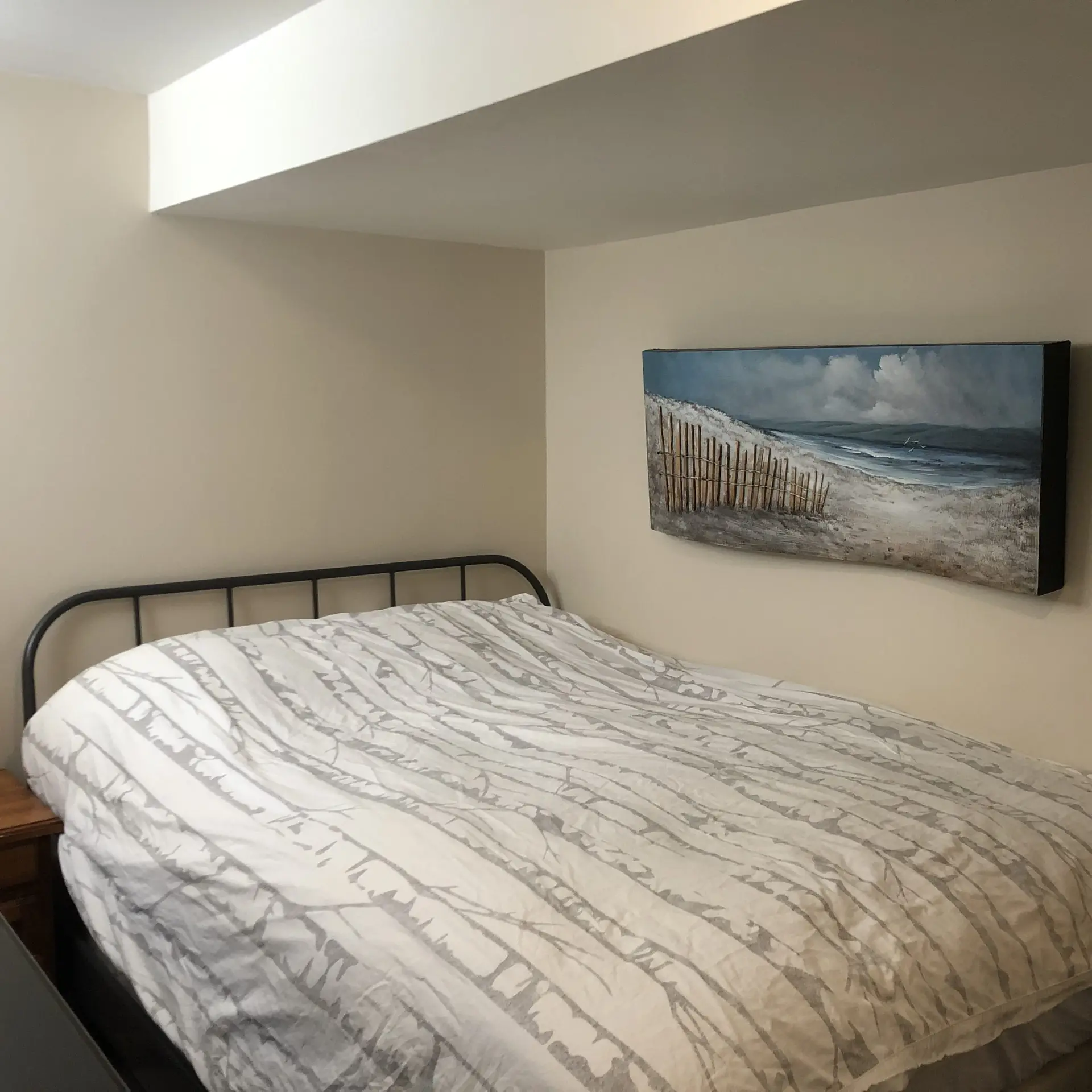 Spacious, Renovated 1-Bed Basement Apartment in Willowdale – Ideal for Couples