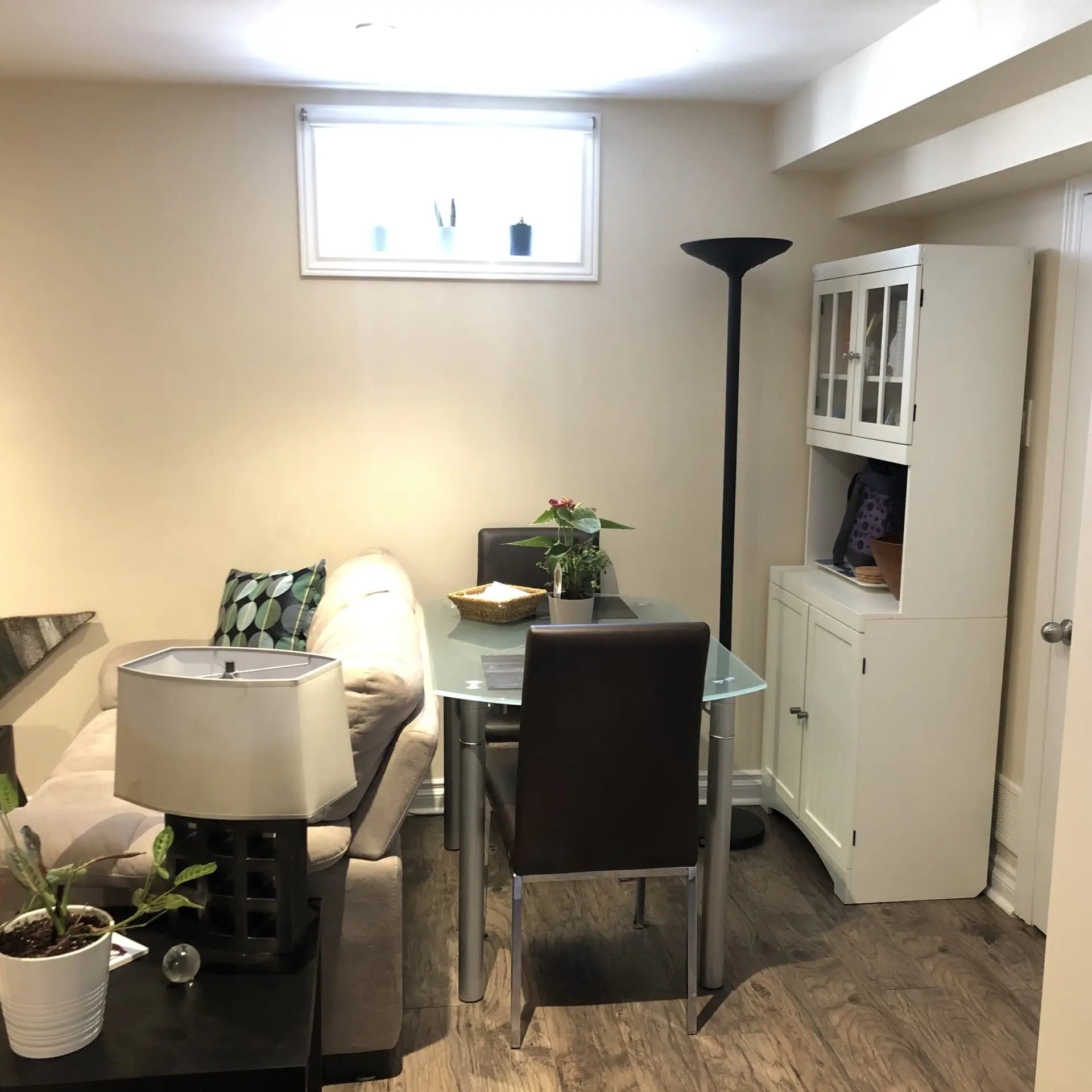 Spacious, Renovated 1-Bed Basement Apartment in Willowdale – Ideal for Couples