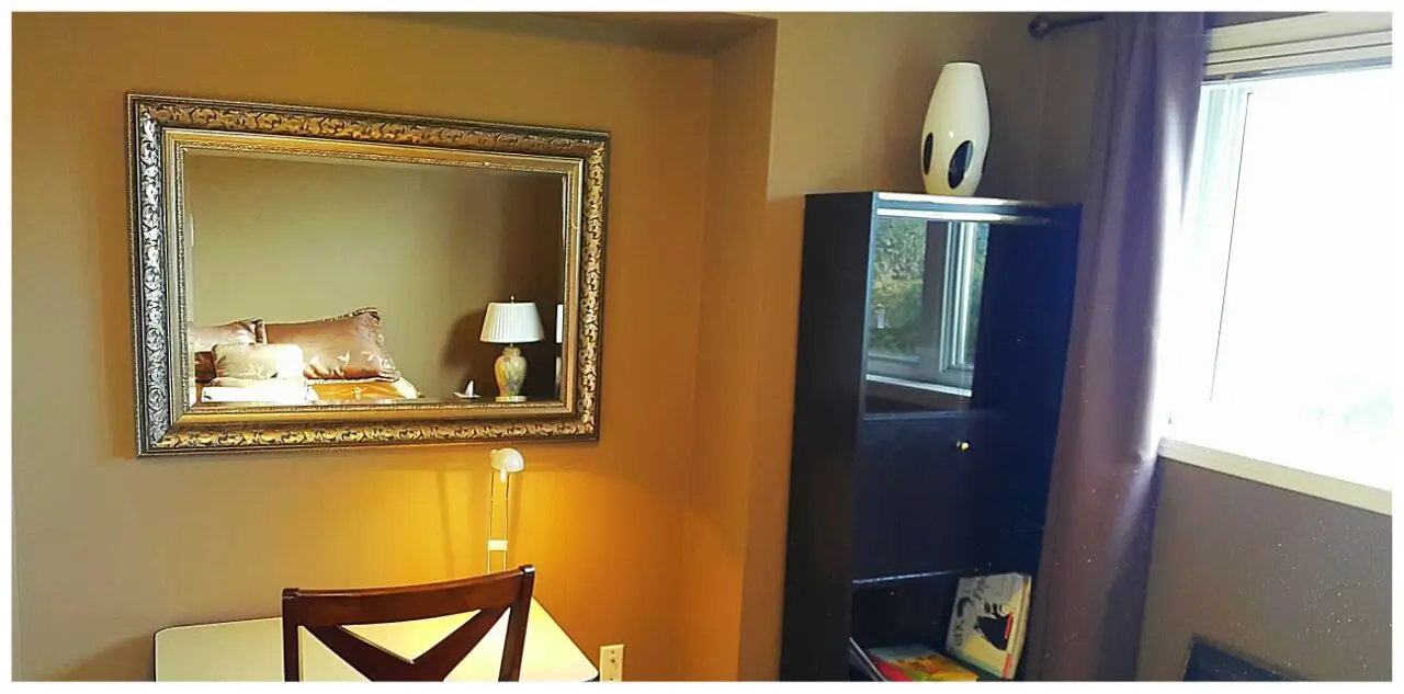 Renovated Bright 1-Bed Basement Apartment Near Oshawa Centre – Ideal for Couples