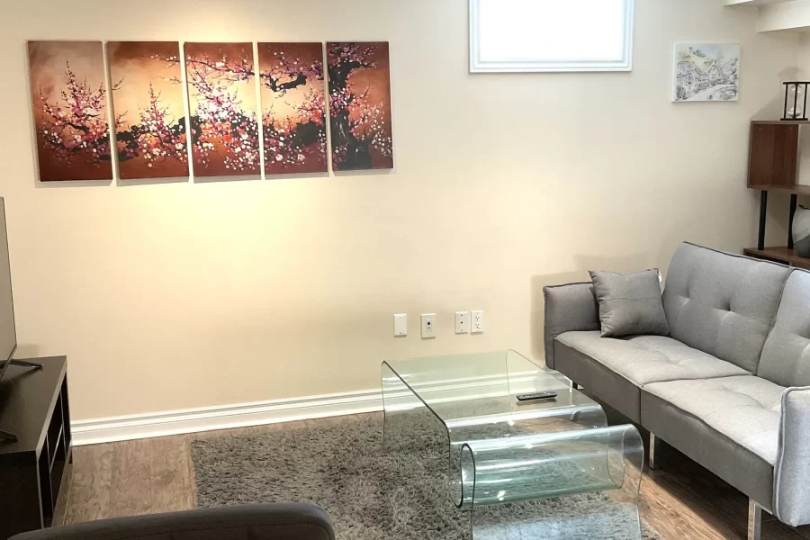 Affordable, Renovated 1-Bed Apartment in Willowdale – Ideal for Couples!