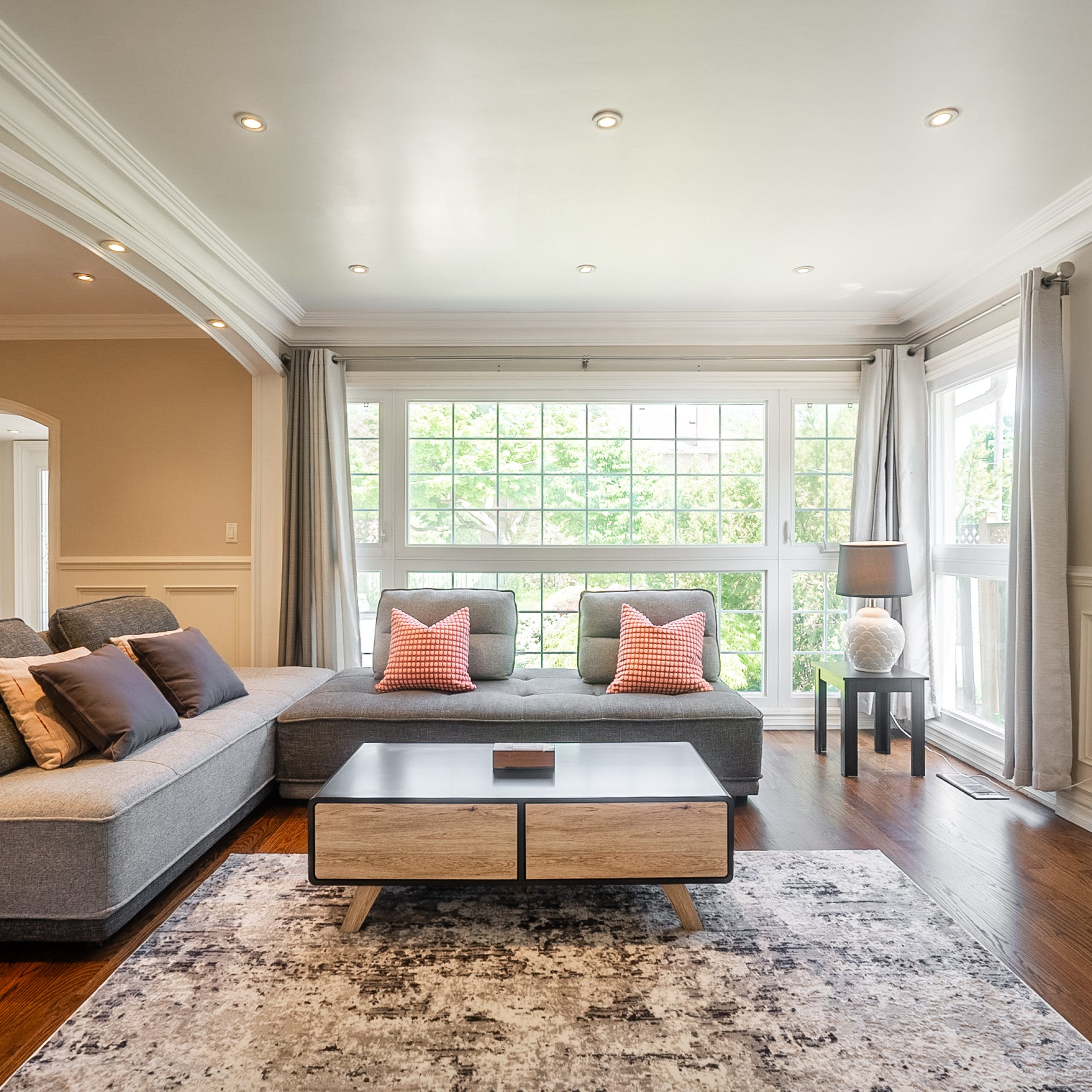 Spacious, Luxury 3-Bed Detached House in Toronto, Smart Home Near Amenities